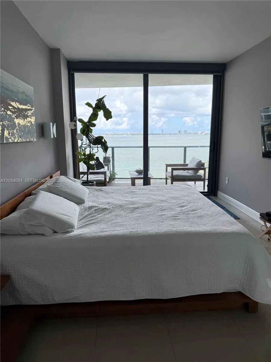 460 NE 28th St #803 Miami, FL 33137
