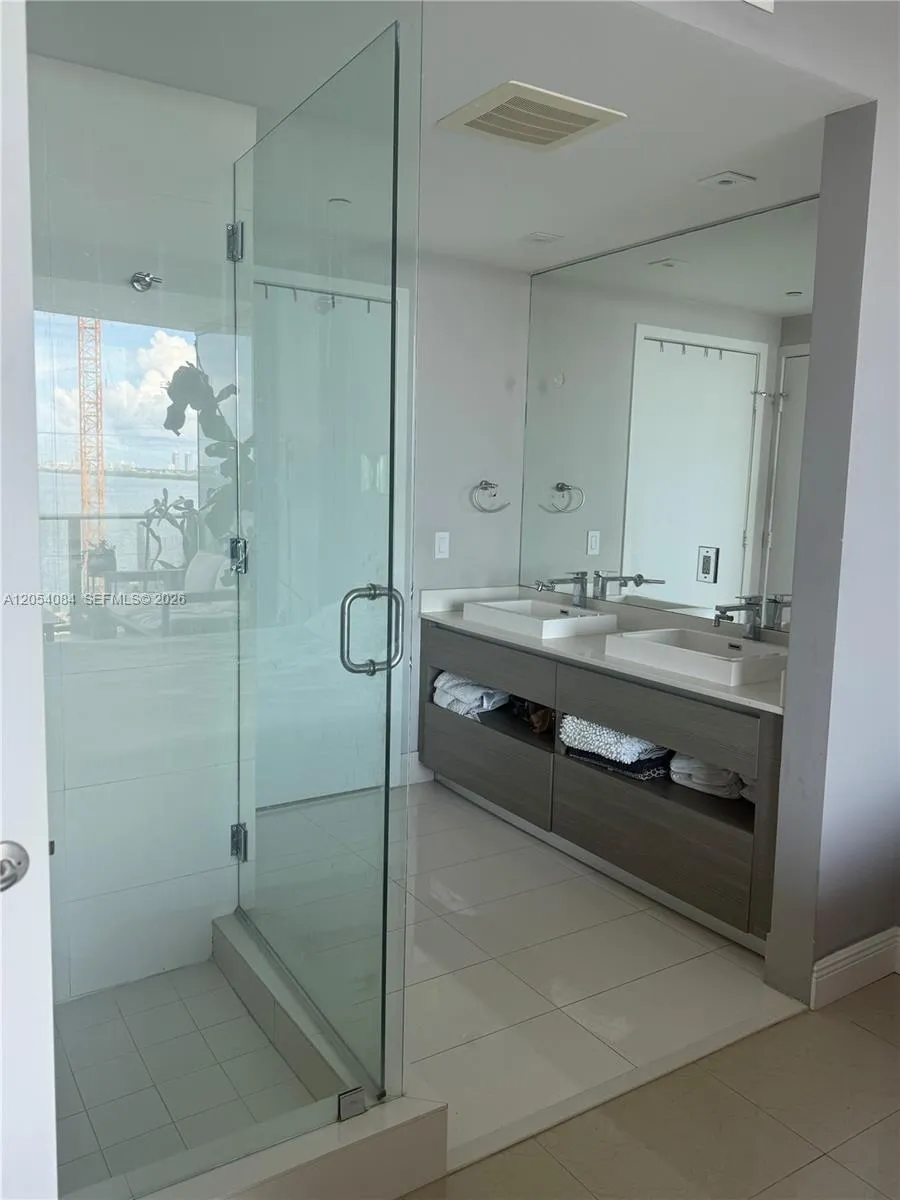 460 NE 28th St #803 Miami, FL 33137