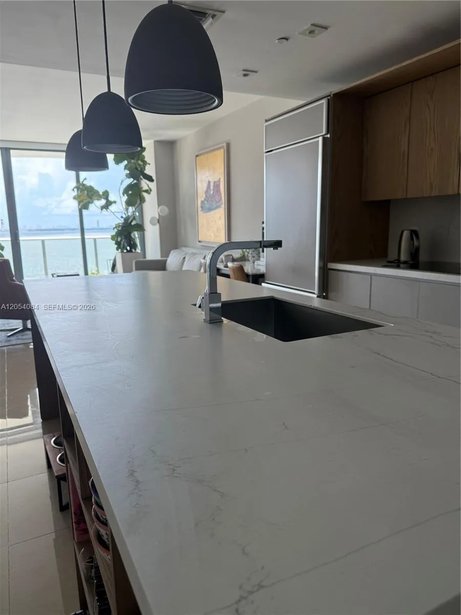 460 NE 28th St #803 Miami, FL 33137