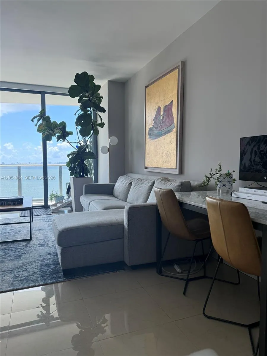460 NE 28th St #803 Miami, FL 33137