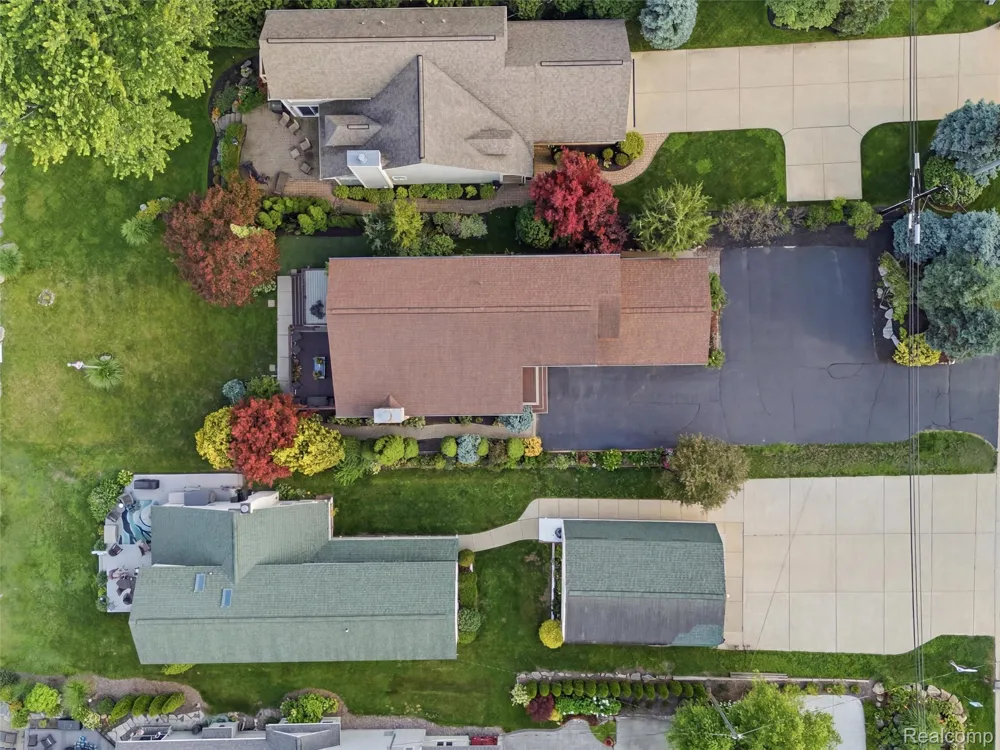 2314 Duck Lake Road Highland Charter Township, MI 48356