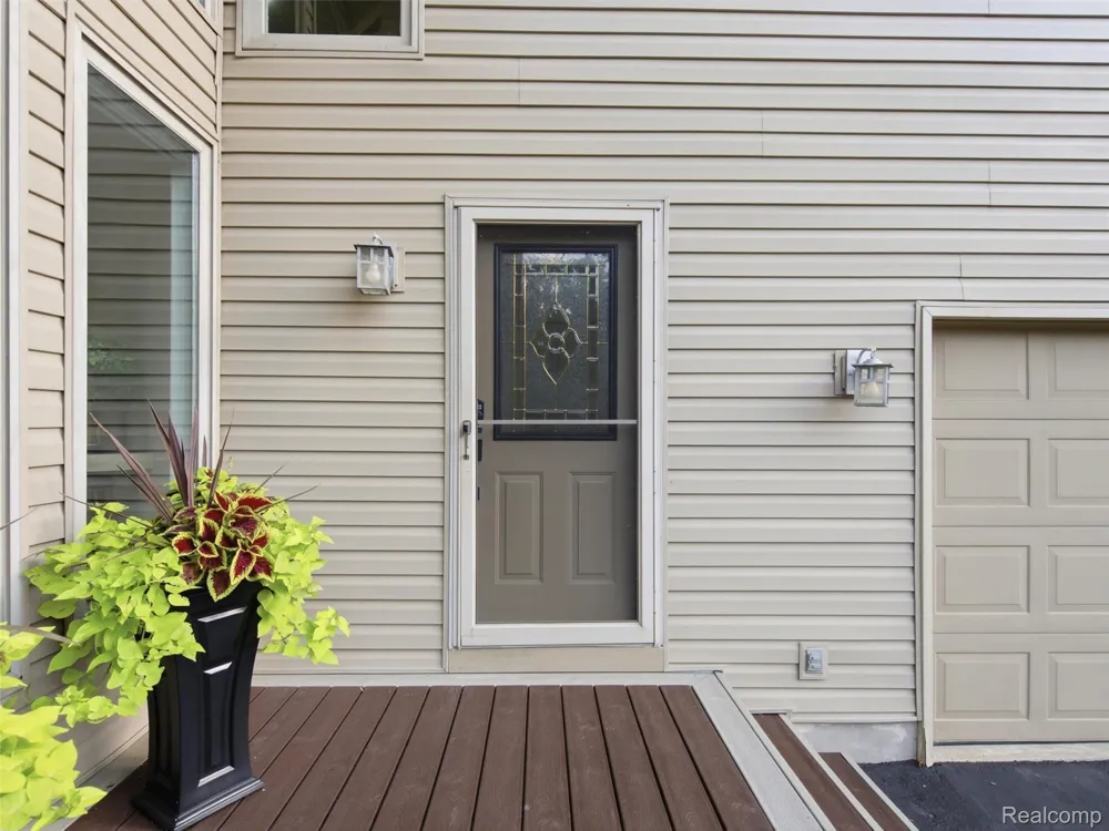 2314 Duck Lake Road Highland Charter Township, MI 48356