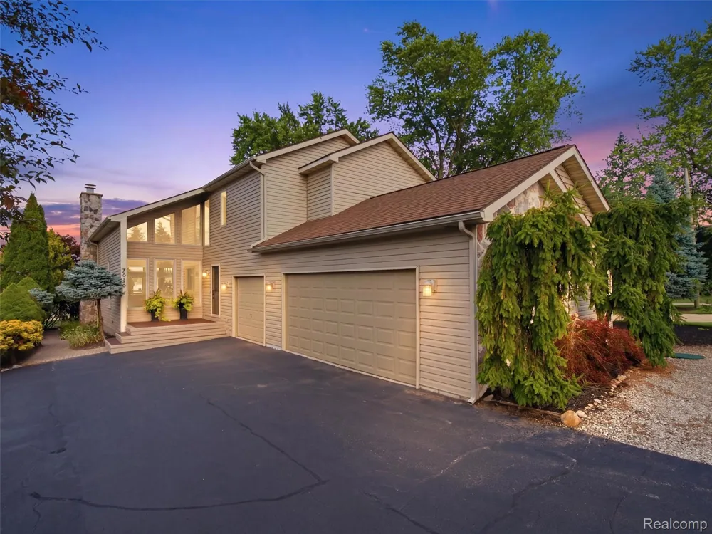 2314 Duck Lake Road Highland Charter Township, MI 48356