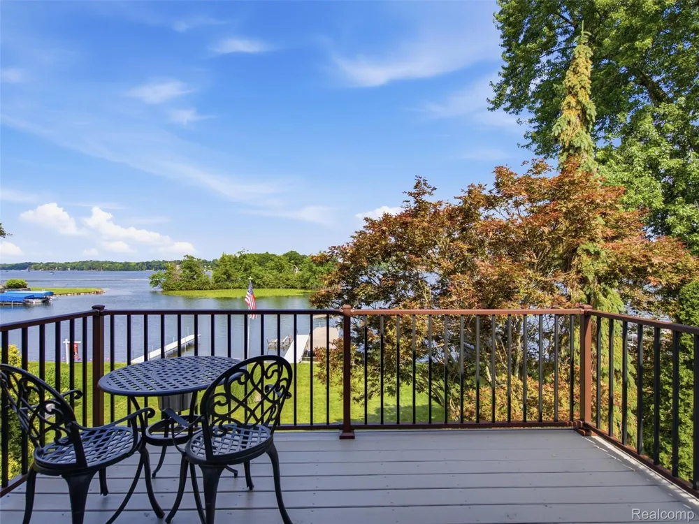 2314 Duck Lake Road Highland Charter Township, MI 48356