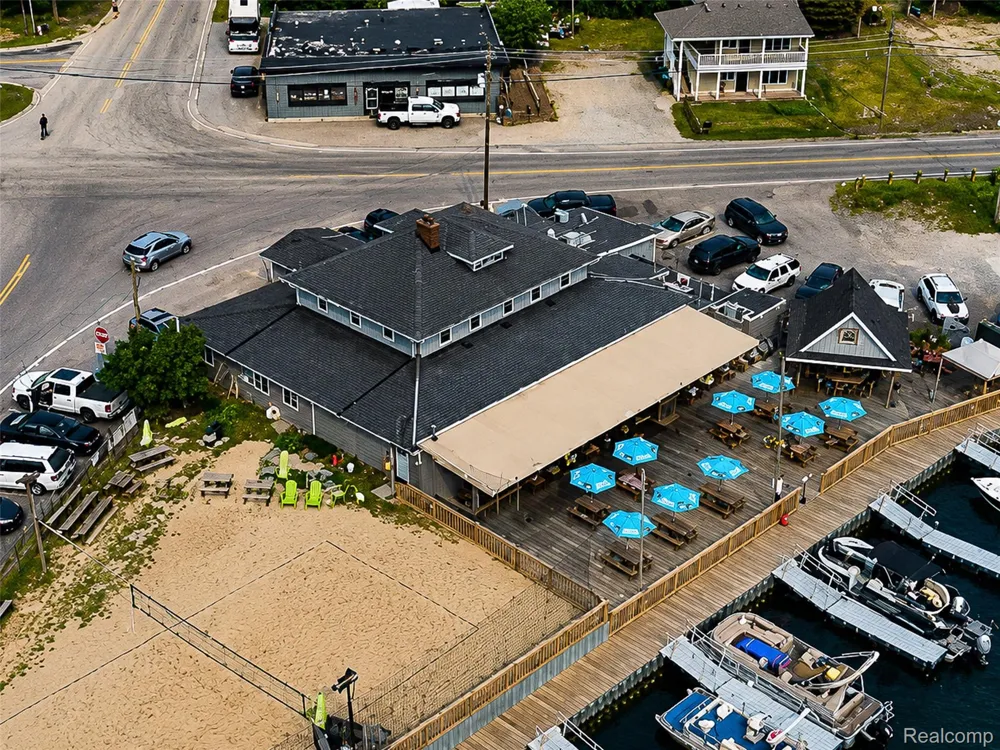 2314 Duck Lake Road Highland Charter Township, MI 48356