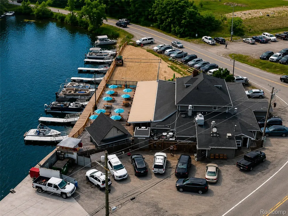 2314 Duck Lake Road Highland Charter Township, MI 48356