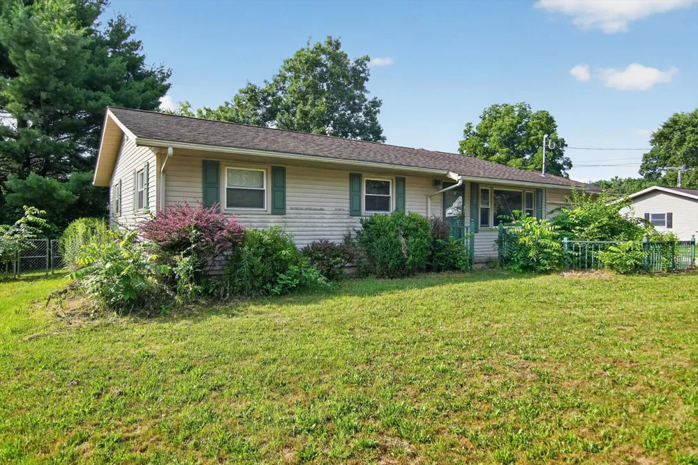 3015 John Glenn Drive Blackman Charter Township, MI 49201