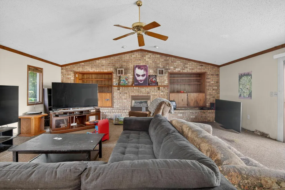 3015 John Glenn Drive Blackman Charter Township, MI 49201