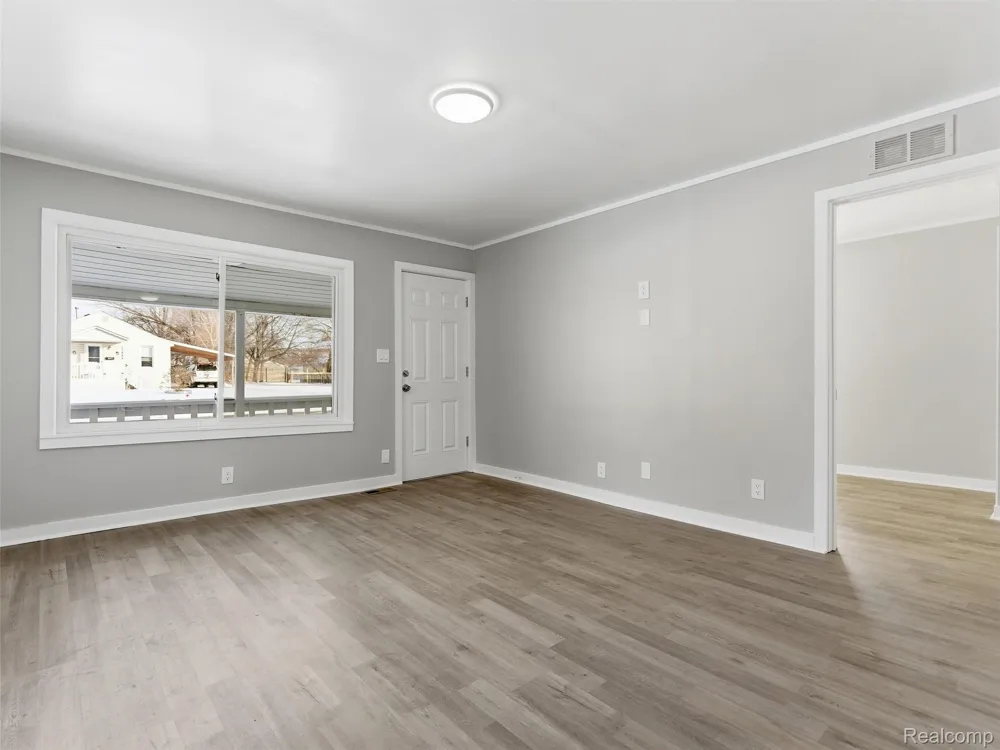 23449 Carlisle Avenue Hazel Park City, MI 48030