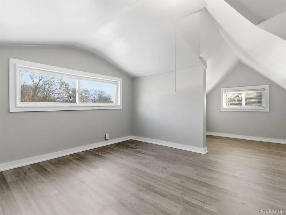23449 Carlisle Avenue Hazel Park City, MI 48030