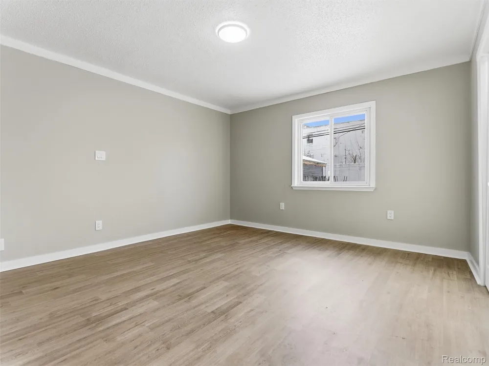 23449 Carlisle Avenue Hazel Park City, MI 48030