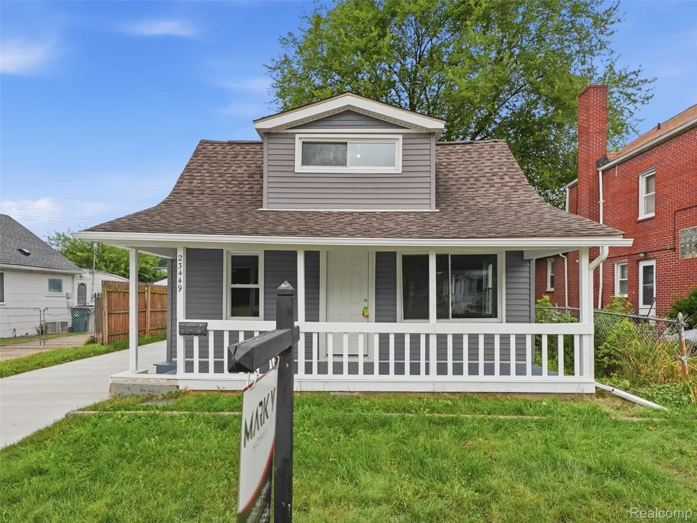 23449 Carlisle Avenue Hazel Park City, MI 48030