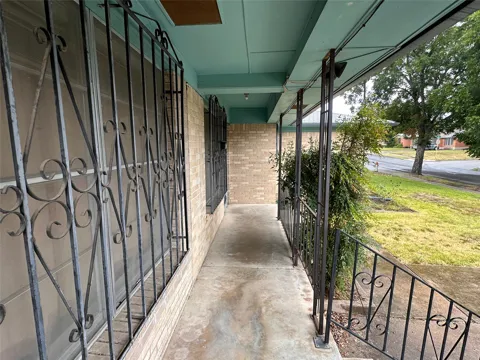 1110 Searcy Drive