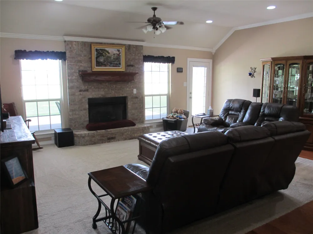 3911 Fm 67 Itasca, TX 76055