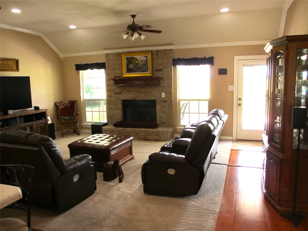 3911 Fm 67 Itasca, TX 76055