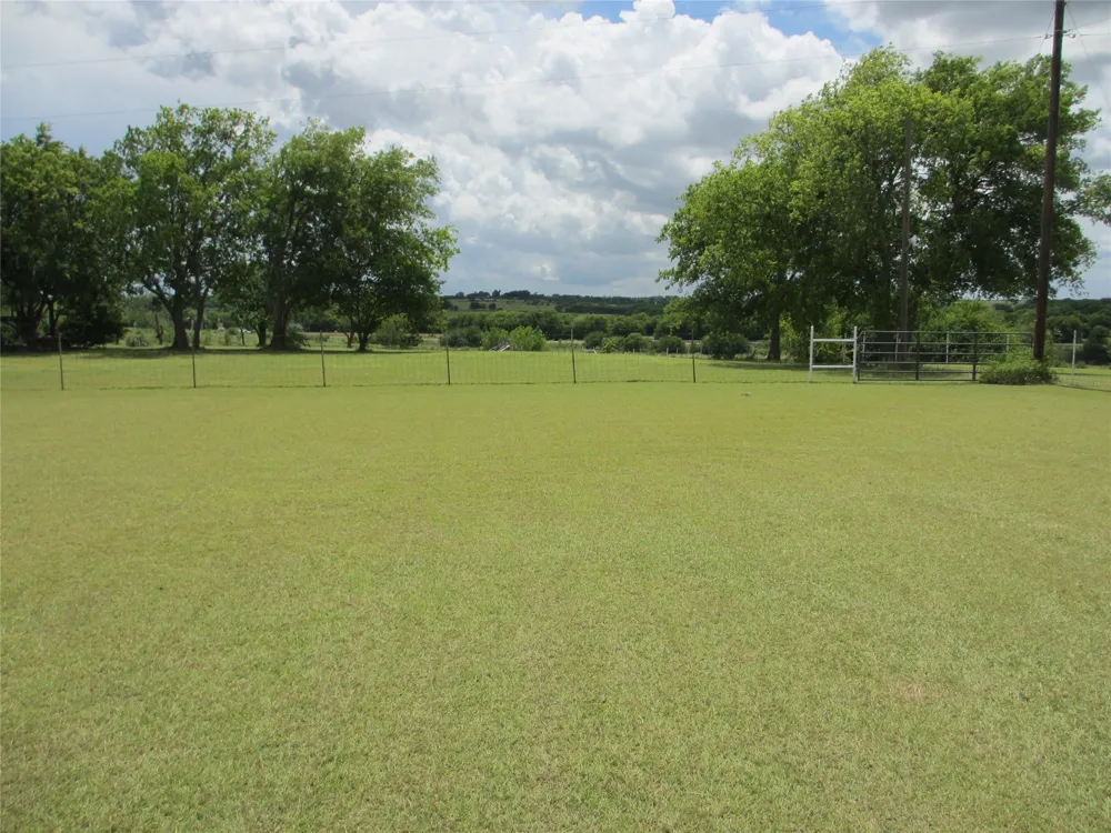 3911 Fm 67 Itasca, TX 76055