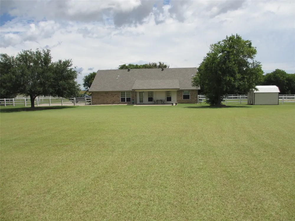 3911 Fm 67 Itasca, TX 76055