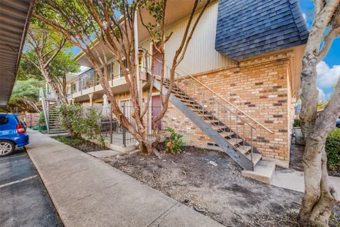 5325 Fleetwood Oaks Avenue #253
