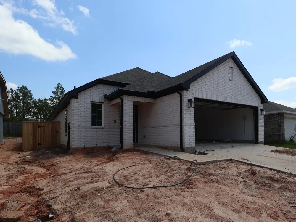 613 Falling Cave Drive Willis, TX 77378