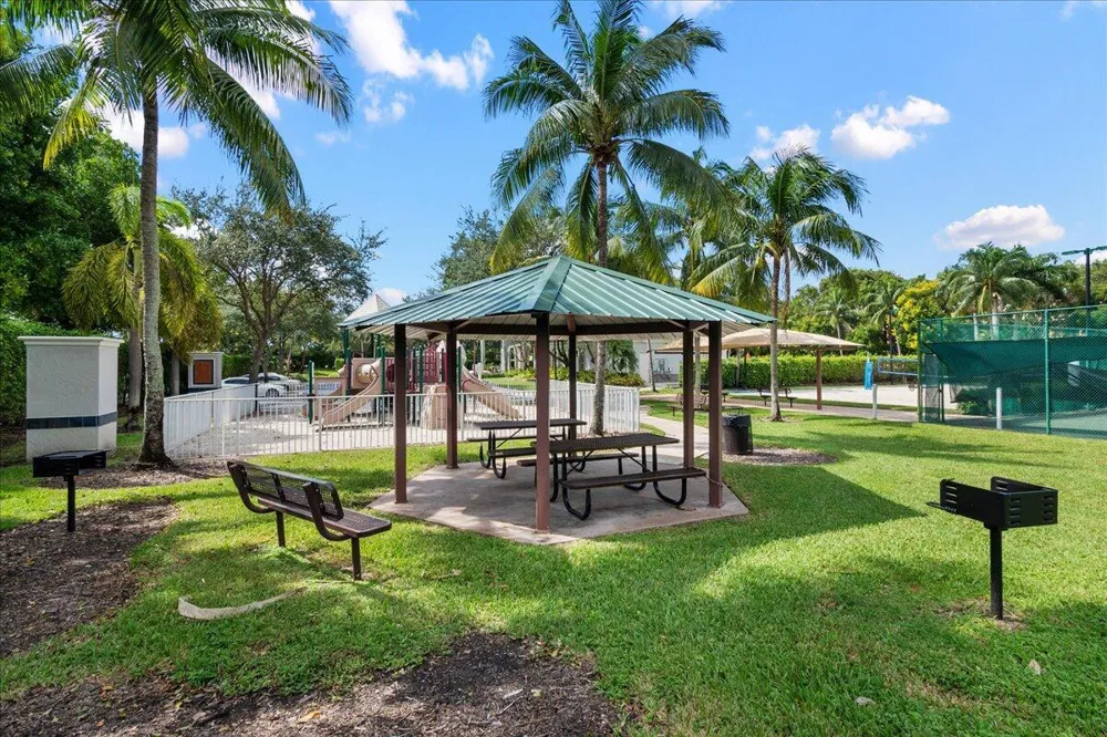 8128 BIG PINE WAY Riviera Beach, FL 33407