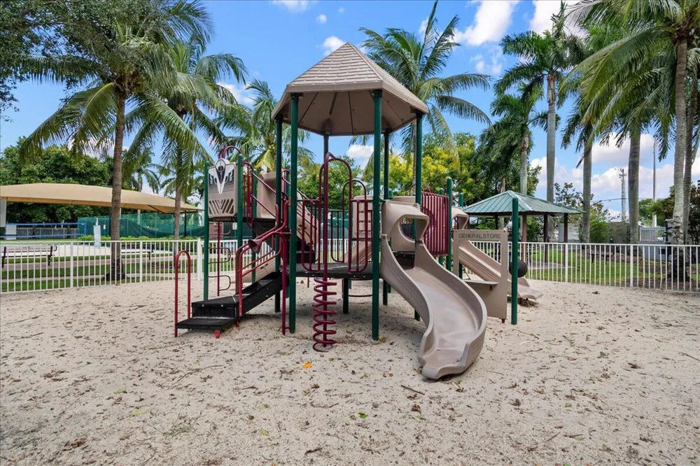8128 BIG PINE WAY Riviera Beach, FL 33407