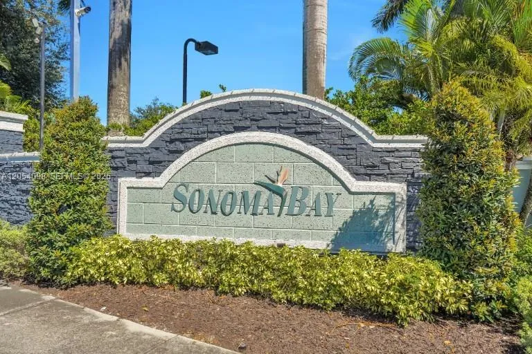 1942 Alamanda Way Riviera Beach, FL 33404