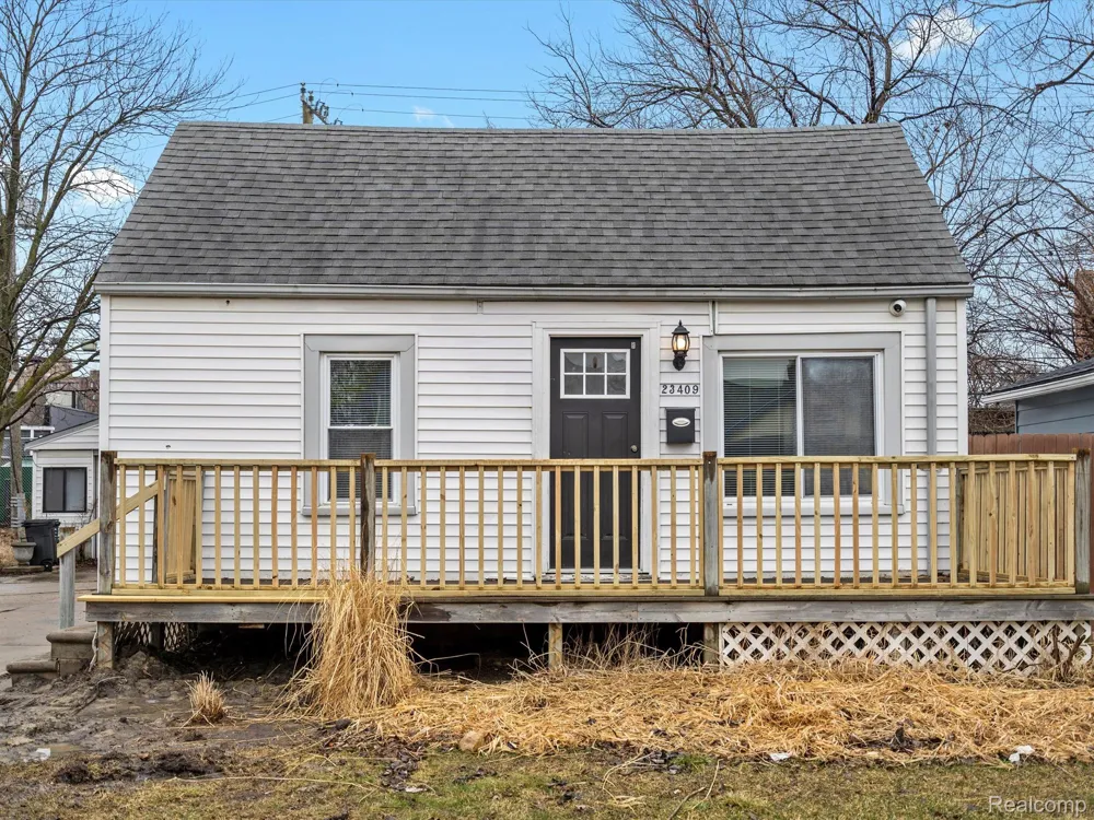 23409 CARLISLE AVENUE Hazel Park City, MI 48030