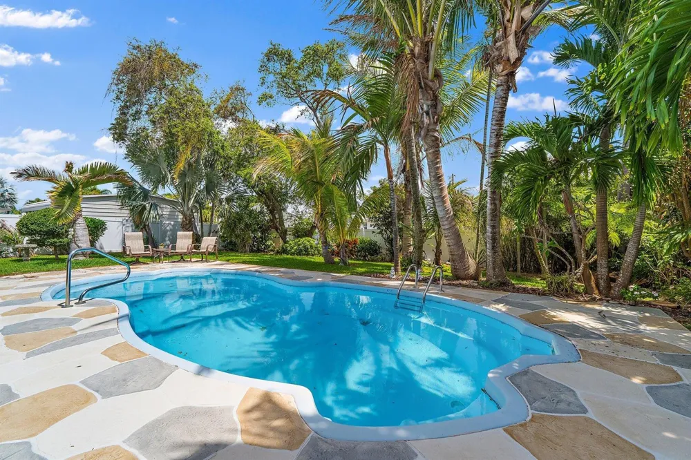 106 Chapel Lane Tequesta, FL 33469