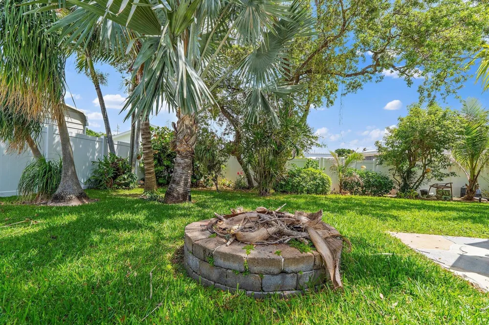 106 Chapel Lane Tequesta, FL 33469
