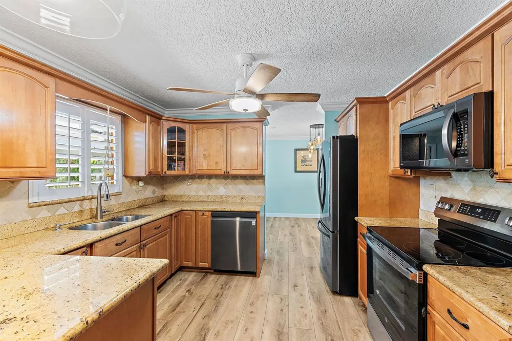106 Chapel Lane Tequesta, FL 33469