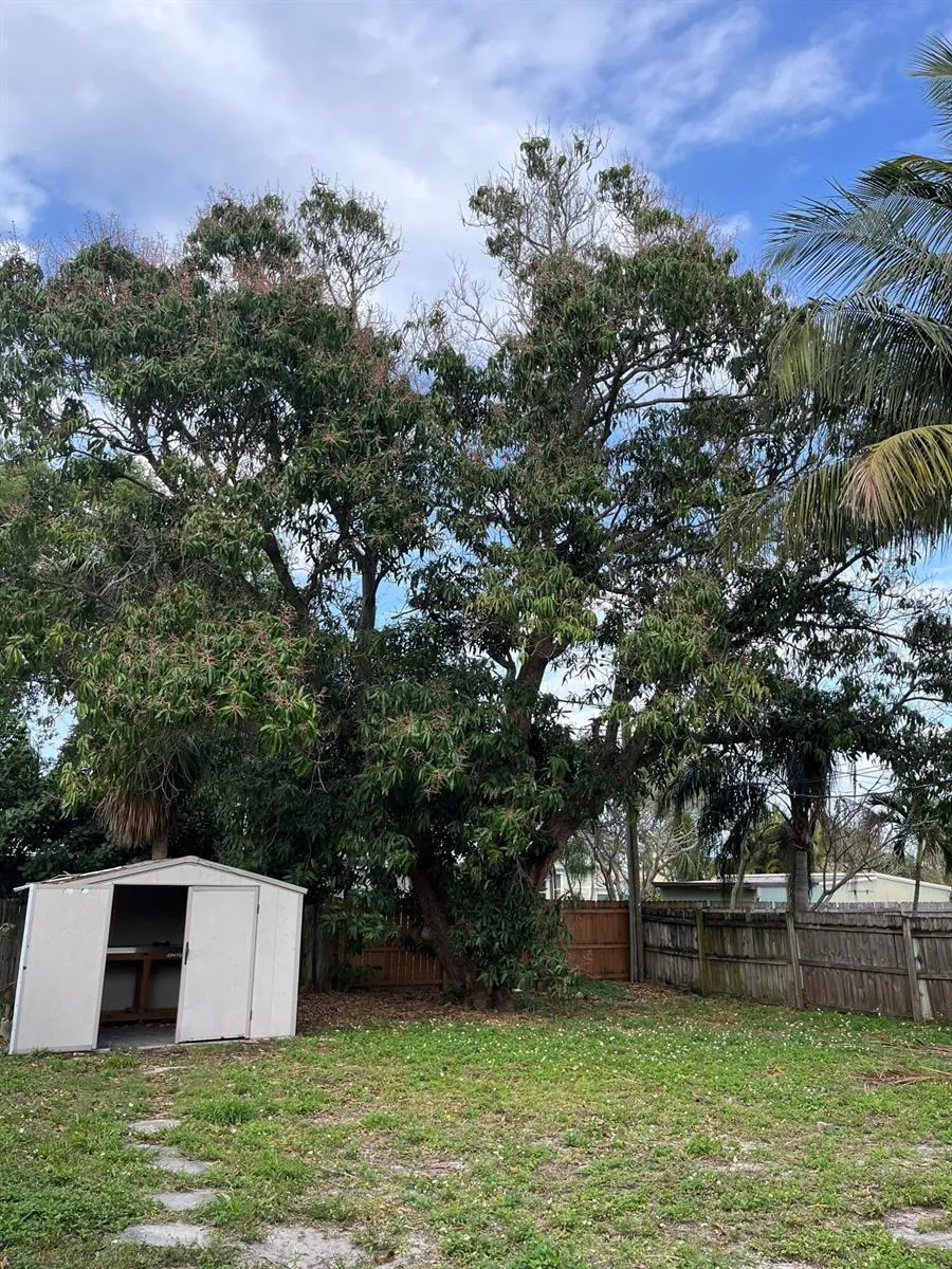 511 W PALM STREET Lantana, FL 33462