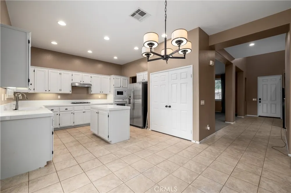 12112 Brianwood Riverside, CA 92503