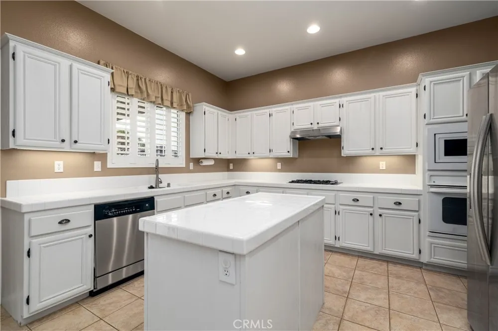 12112 Brianwood Riverside, CA 92503