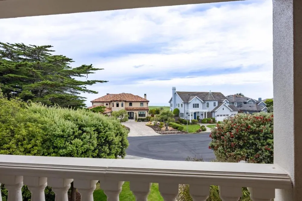 128 Spyglass Lane Half Moon Bay, CA 94019
