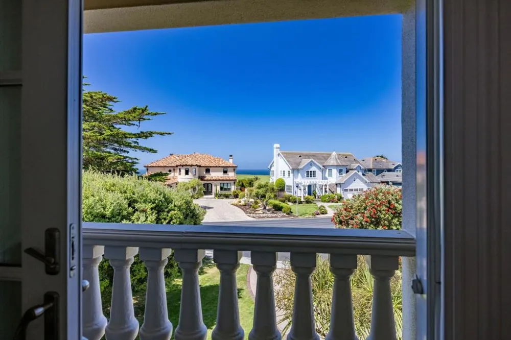 128 Spyglass Lane Half Moon Bay, CA 94019