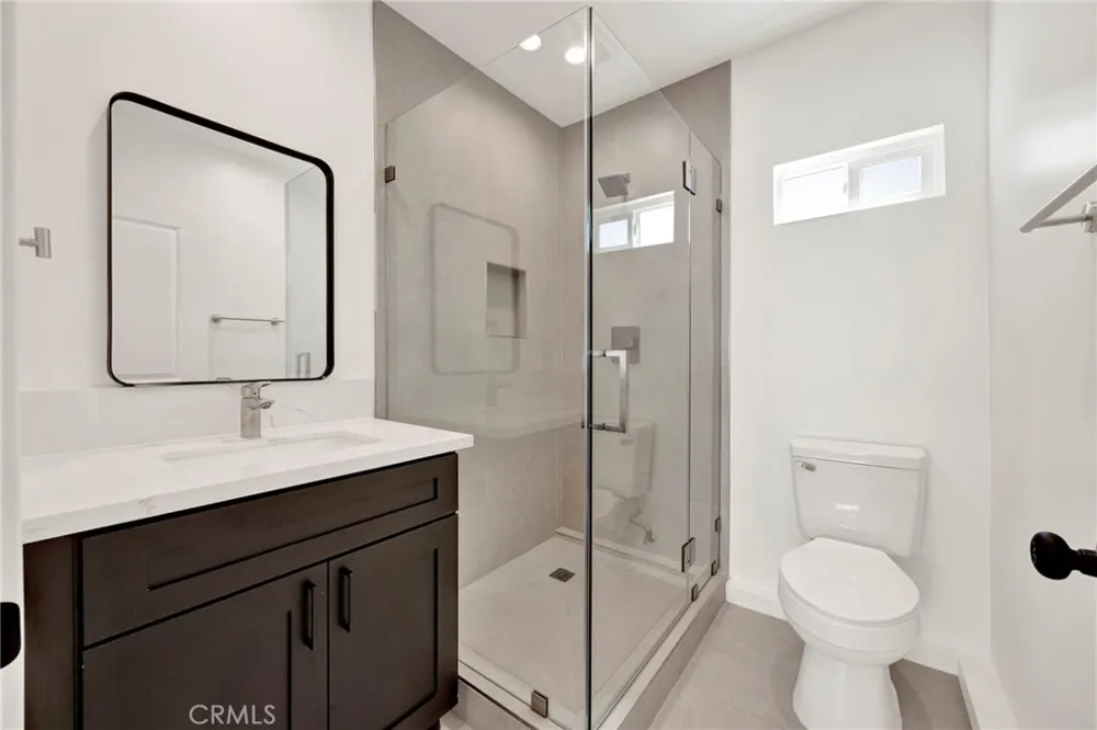 22542 Roscoe Boulevard West Hills, CA 91304
