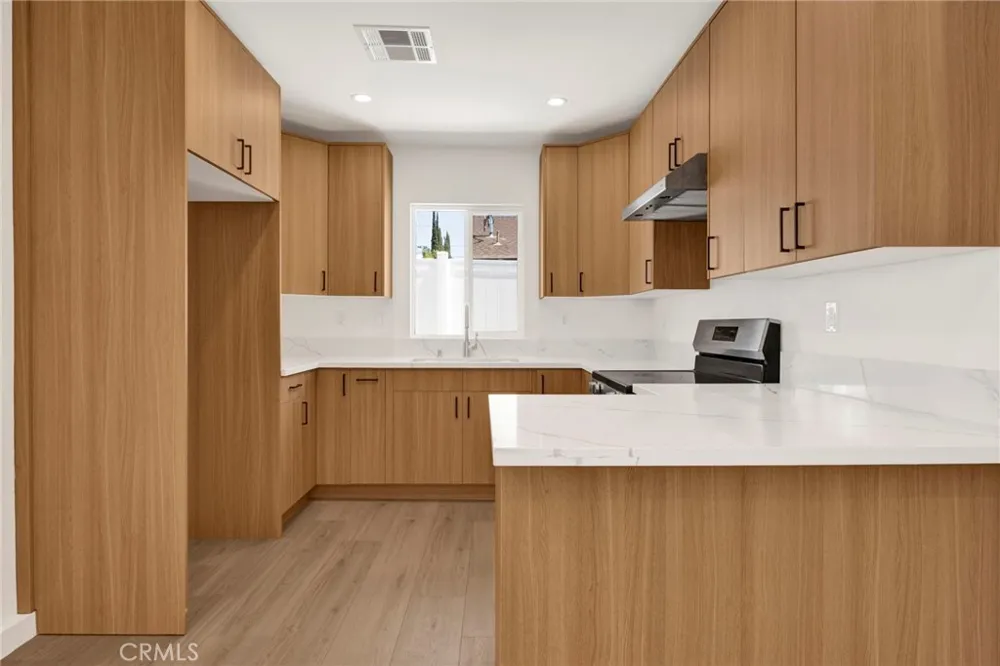22542 Roscoe Boulevard West Hills, CA 91304