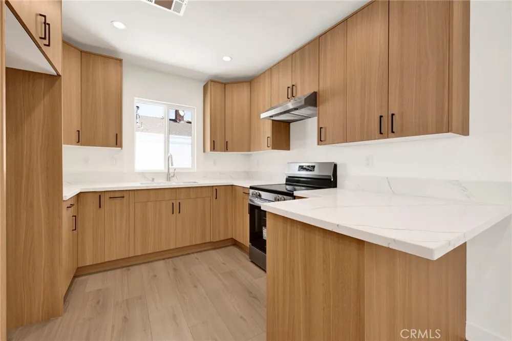 22542 Roscoe Boulevard West Hills, CA 91304