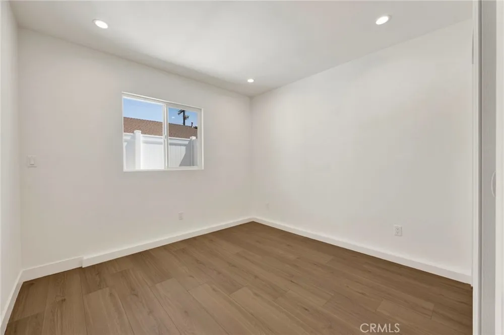 22542 Roscoe Boulevard West Hills, CA 91304