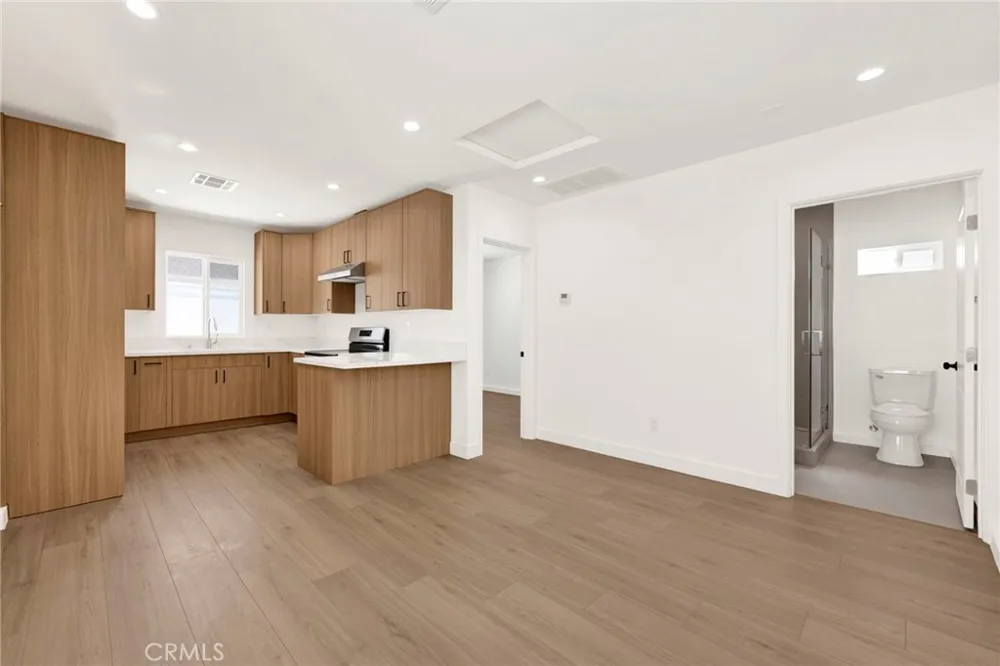22542 Roscoe Boulevard West Hills, CA 91304