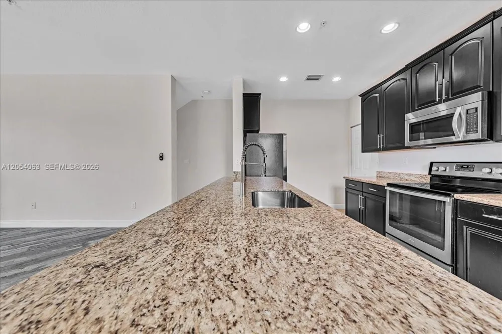 995 SW 147th Ave #2514 Pembroke Pines, FL 33027