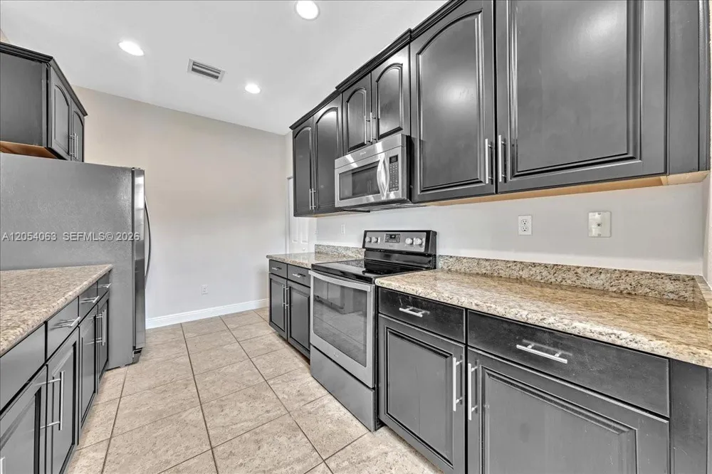 995 SW 147th Ave #2514 Pembroke Pines, FL 33027