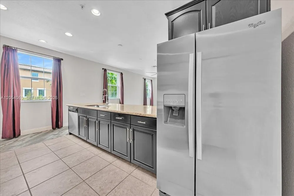 995 SW 147th Ave #2514 Pembroke Pines, FL 33027