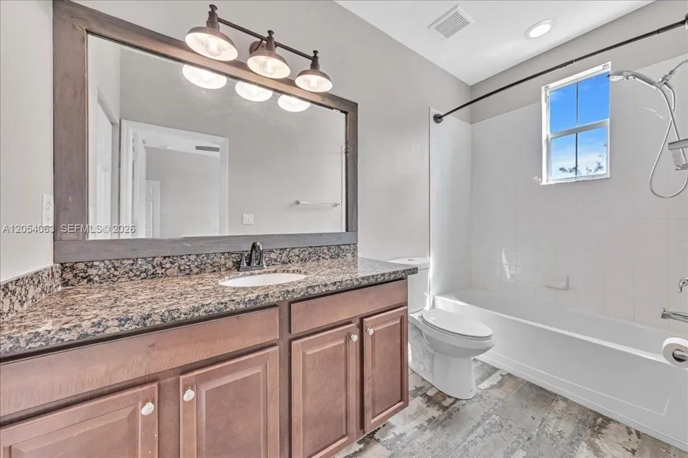 995 SW 147th Ave #2514 Pembroke Pines, FL 33027