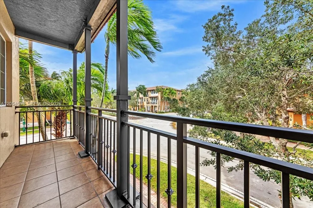 995 SW 147th Ave #2514 Pembroke Pines, FL 33027