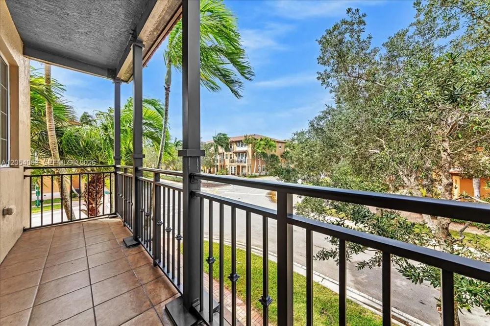 995 SW 147th Ave #2514 Pembroke Pines, FL 33027