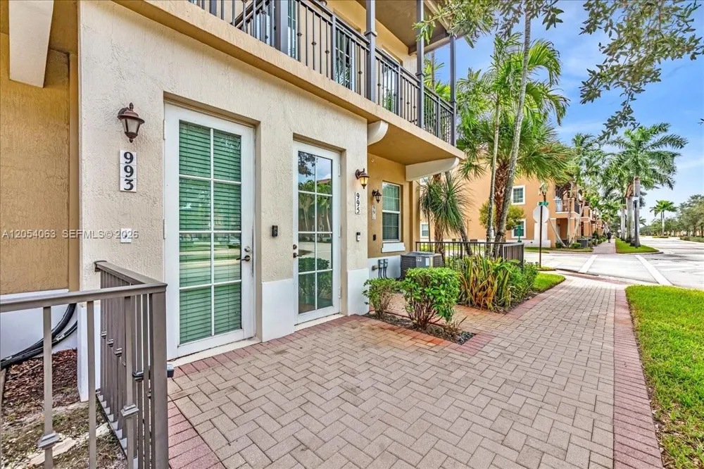 995 SW 147th Ave #2514 Pembroke Pines, FL 33027