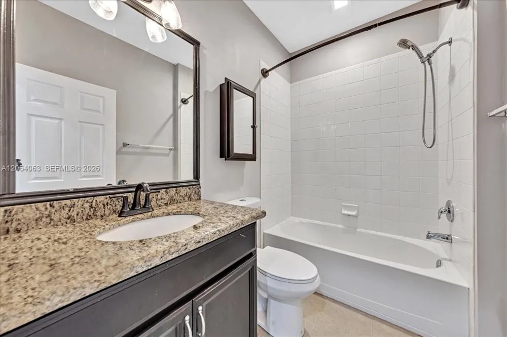 995 SW 147th Ave #2514 Pembroke Pines, FL 33027