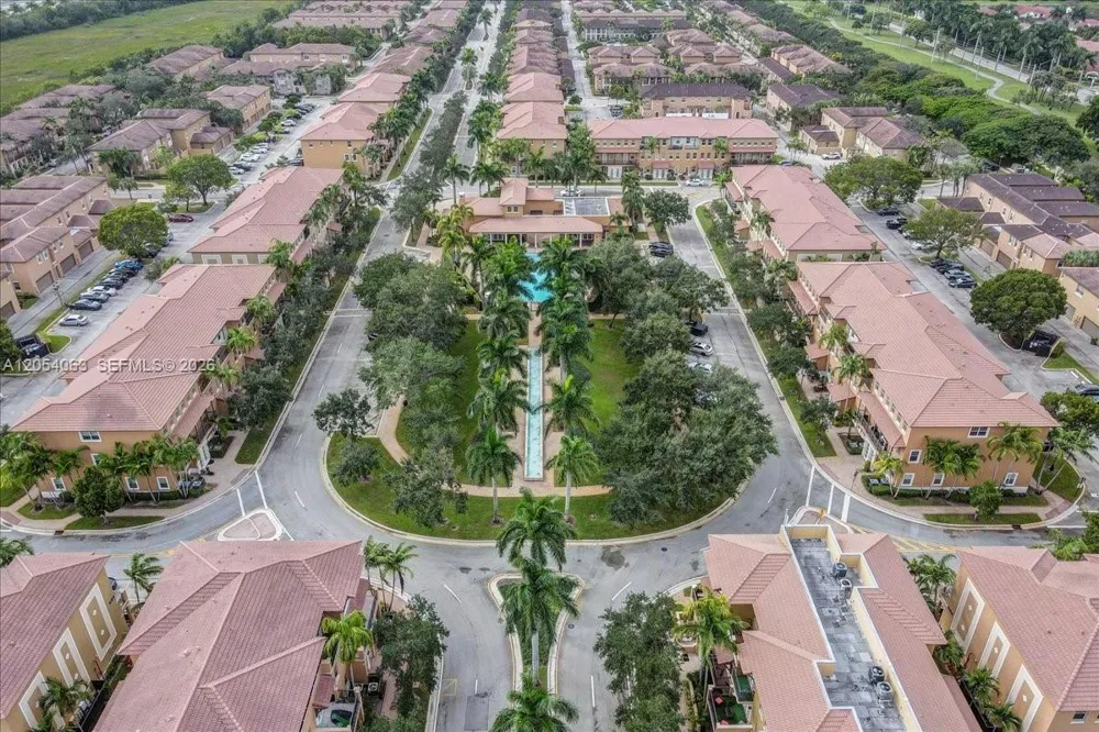 995 SW 147th Ave #2514 Pembroke Pines, FL 33027