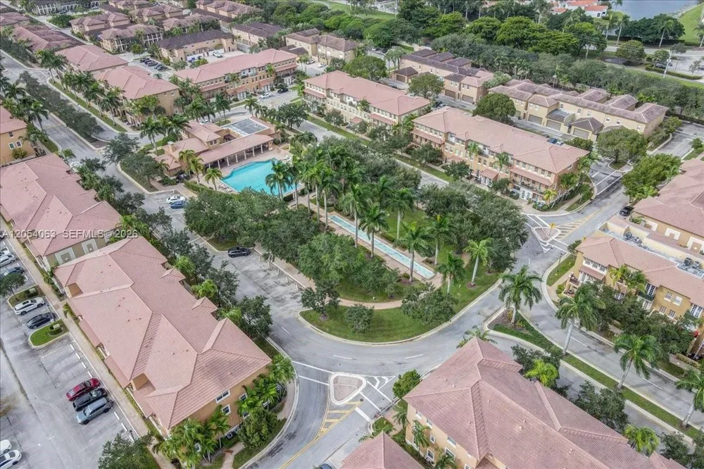 995 SW 147th Ave #2514 Pembroke Pines, FL 33027